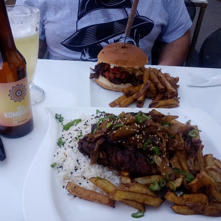 photo of Vegan Dealer Hamburguesa de Seitán shared by @mayrakillari on  07 Aug 2021 - review