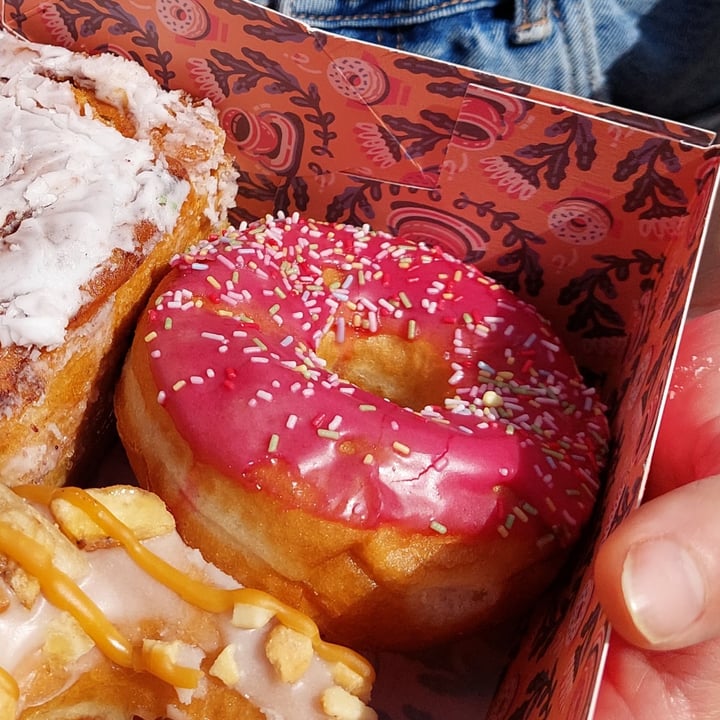 photo of Brammibal's Donuts Pink Sprinkles shared by @kaikaikai on  29 Jun 2021 - review