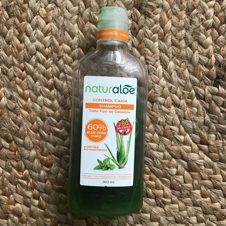 photo of Naturaloe Organics Shampoo Control Caída Todo Tipo de Cabellos shared by @lcircel on  31 Jan 2021 - review