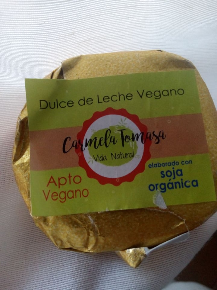 photo of Carmela Tomasa Alfajor Dulce de Leche Vegano shared by @nago on  12 Mar 2020 - review