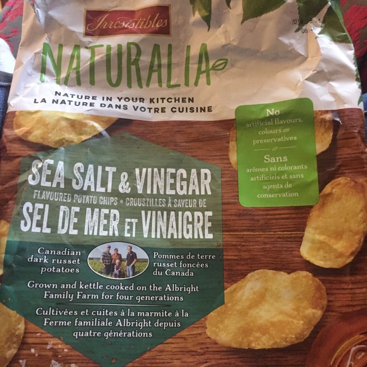 photo of Irresistibles Naturalia Sea Salt & Vinegar Chips shared by @smulligangow on  23 Jul 2019 - review