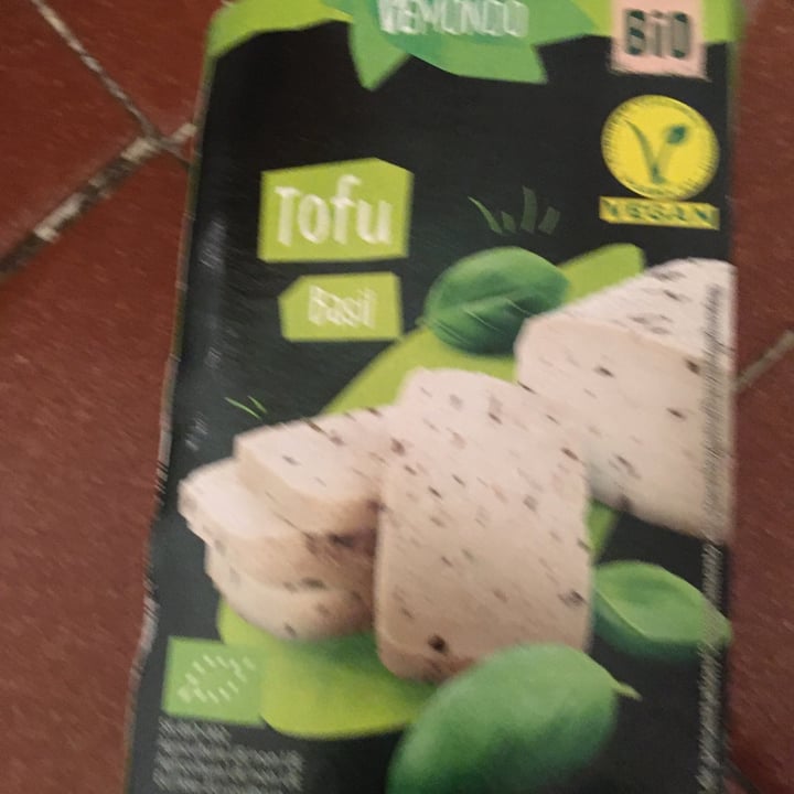 photo of Vemondo  bio tofu basilico shared by @nikitaorange on  06 Nov 2022 - review