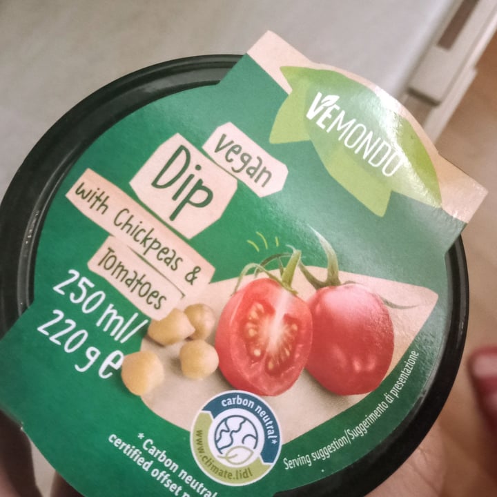 photo of Vemondo Vegan dip with Chickpeas and Tomatoes shared by @lindanichilist on  21 Jan 2023 - review