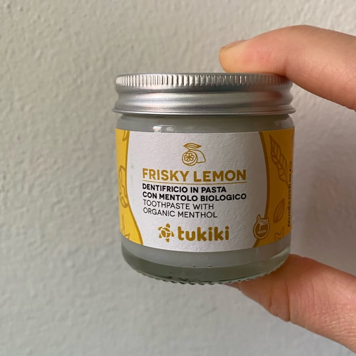photo of Tukiki Dentifricio frisky lemon shared by @giugliagiuglia on  06 Apr 2022 - review