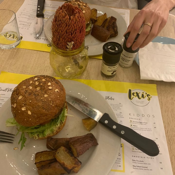 photo of Lexi's Healthy Eatery Green Burger shared by @semacleod on  28 Dec 2021 - review