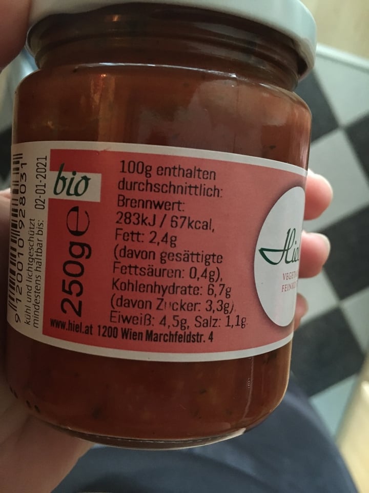 photo of Hiel - vegetarische Feinkost Seitan Bolognese shared by @ichkannvegan on  12 Apr 2020 - review