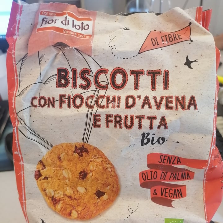 photo of Fior di lolo Biscotti Con Fiocchi D' Avena E Frutta (Bio) shared by @sal87 on  11 Aug 2022 - review