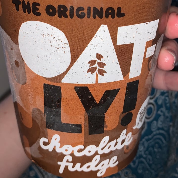 photo of Oatly Chocolate Fudge shared by @josiie on  01 May 2020 - review