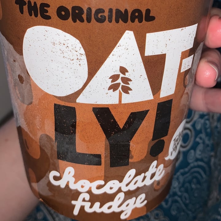 review photo of Oatly Chocolate Fudge shared by @josiie on 01 May 2020 - review