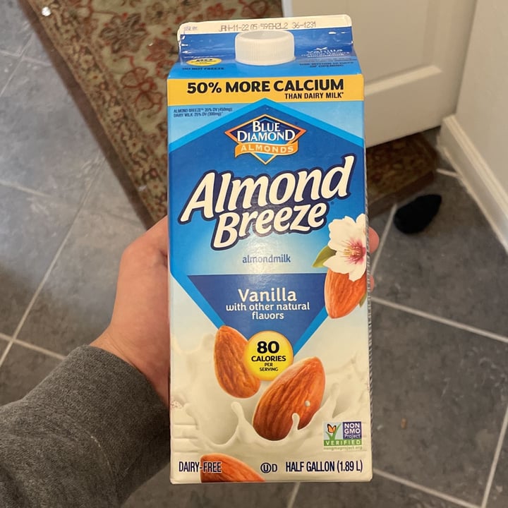 review photo of Blue Diamond Almond Breeze shared by @cailyntoro on 30 Nov 2021 - review