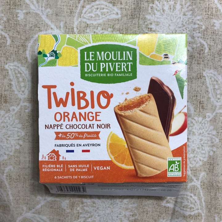 photo of Le Moulin Du Pivert Twibio Orange nappé chocolat noir shared by @spazioverdegreen on  14 Jul 2022 - review