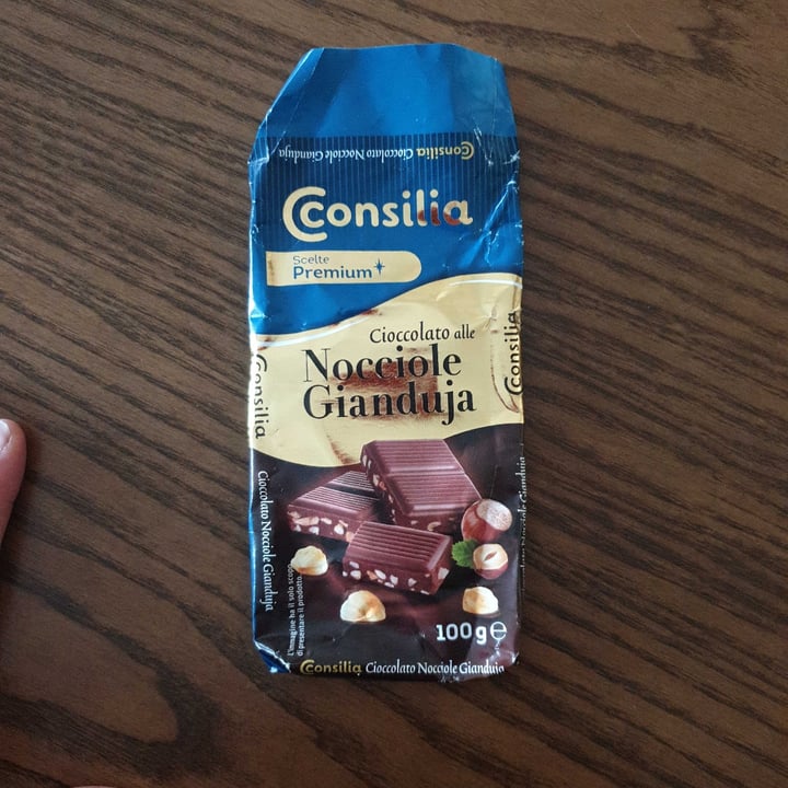 photo of Consilia Cioccolato Alle Nocciole Gianduja shared by @melanyminichino99 on  11 Feb 2022 - review