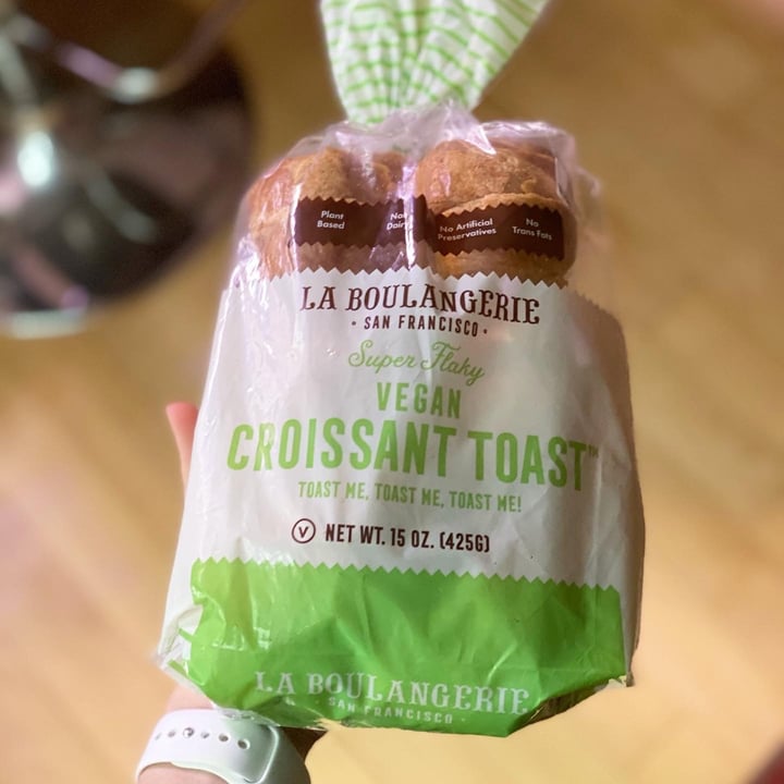 photo of La Boulangerie San Francisco Croissant toast shared by @vegankenji on  26 Oct 2020 - review