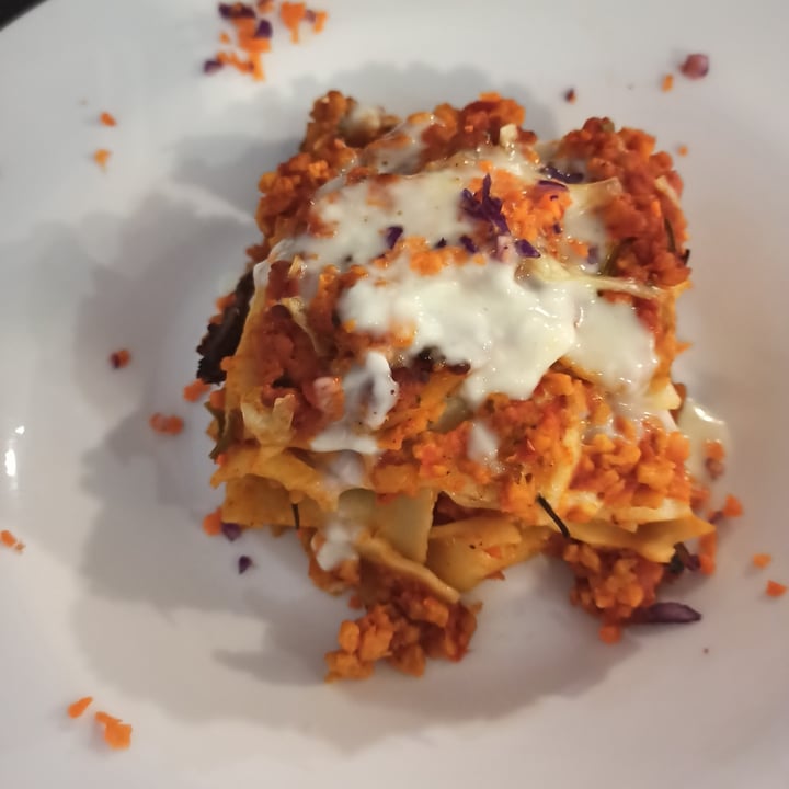 photo of Veganda Lasagna Al Ragù Di Soia shared by @viveregreenn on  25 Nov 2021 - review