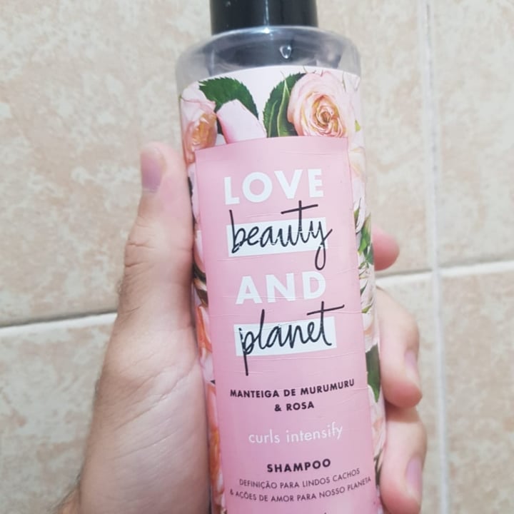 photo of Love Beauty and Planet Shampoo shared by @pelegrino on  24 Jul 2021 - review