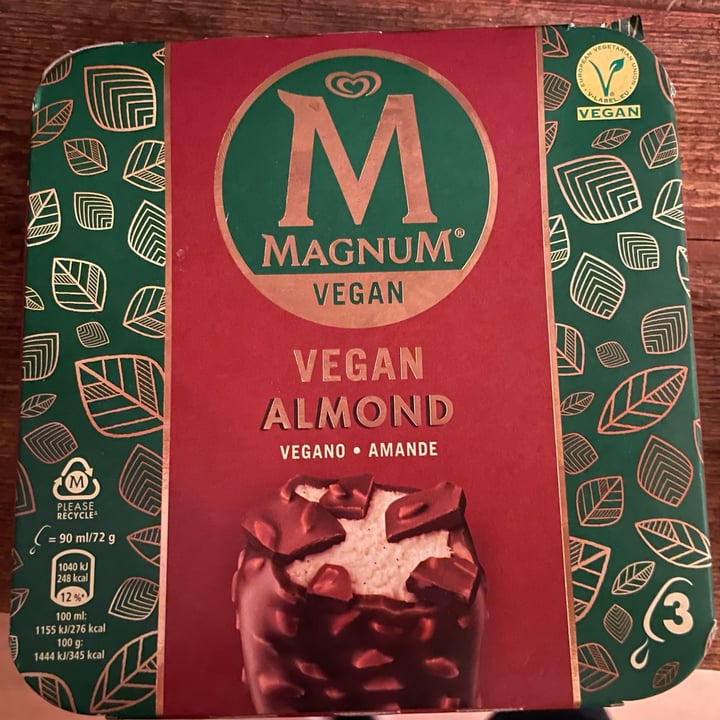 photo of Magnum Magnum Vegan Almond shared by @chironix on  18 Dec 2021 - review