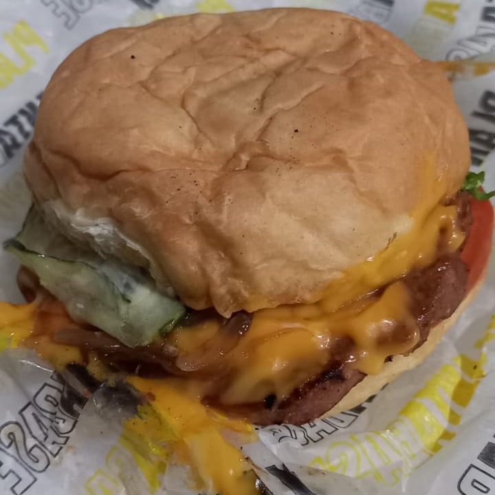 review photo of Planta Base Hamburguesas Veganas CBA Hamburgesa clásica shared by @catuchavegana on 02 Feb 2022 - review