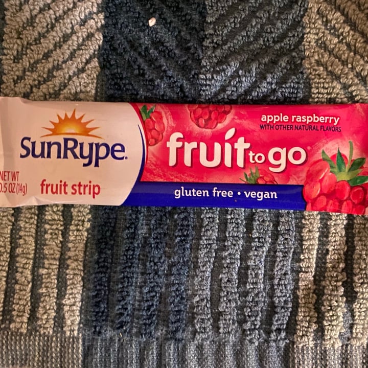 photo of Sun-Rype Fruit To Go shared by @dlynn1921 on  10 May 2021 - review