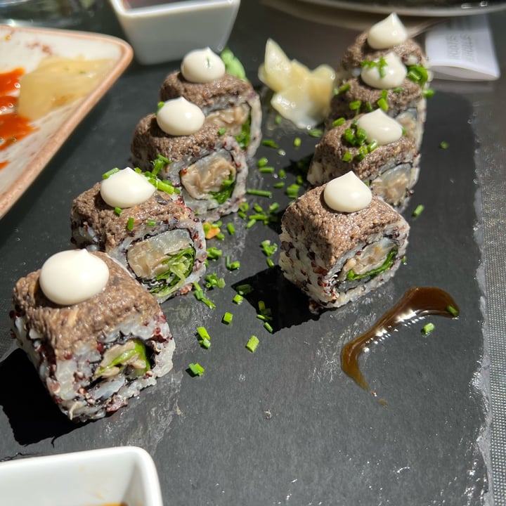 photo of Roots & Rolls Mushroom - Sushi - Uramaki shared by @rikesh on  31 Aug 2022 - review