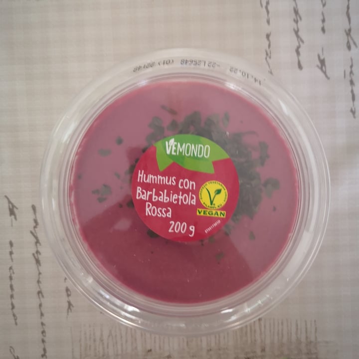 photo of Vemondo Hummus con Barbabietola Rossa shared by @dippy on  06 Oct 2022 - review