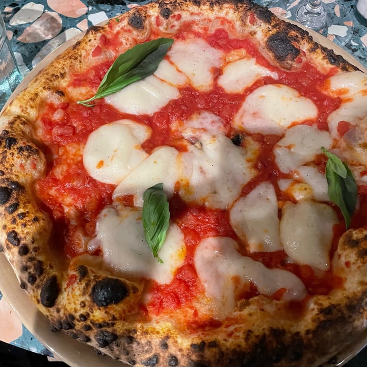 photo of Purezza - Vegan Pizza Camden The Margherita One shared by @gabriellademartino on  16 Nov 2022 - review