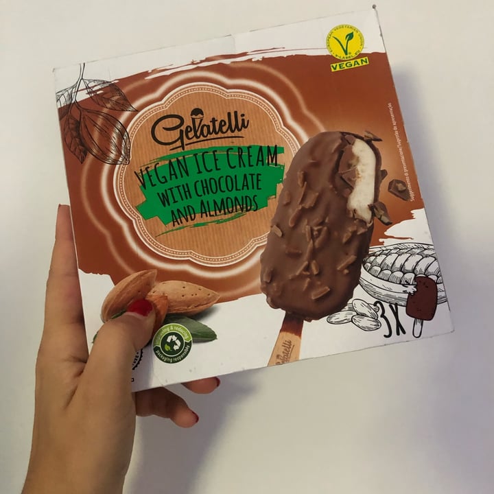 photo of Gelatelli Gelado Vegan Com Chocolate E Amêndoas shared by @carlottaferrero on  05 Aug 2022 - review