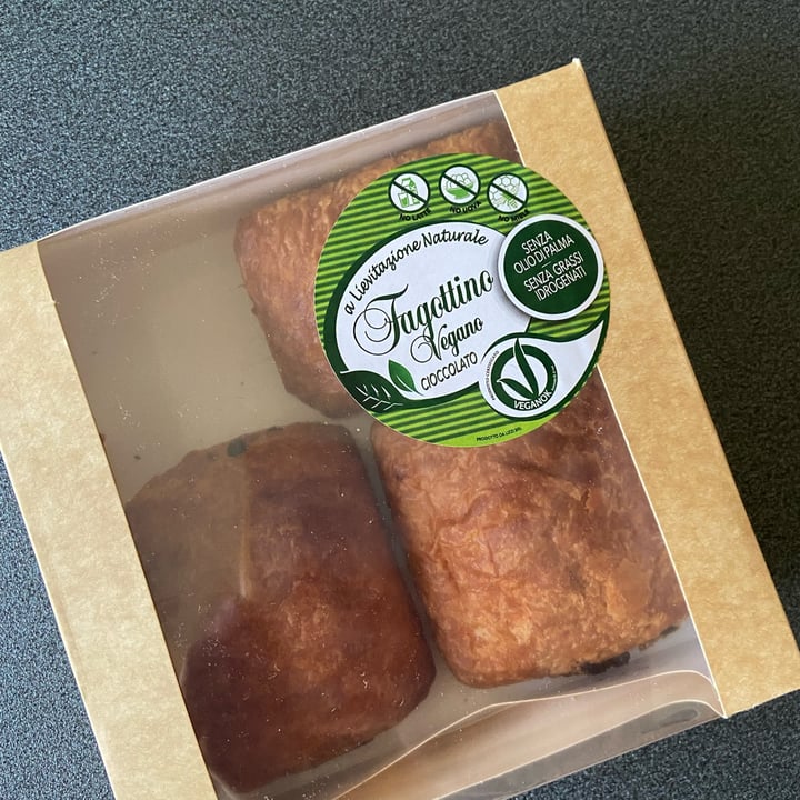 photo of Esselunga Fagottino vegano al cioccolato shared by @jessinthebox96 on  19 Jul 2022 - review