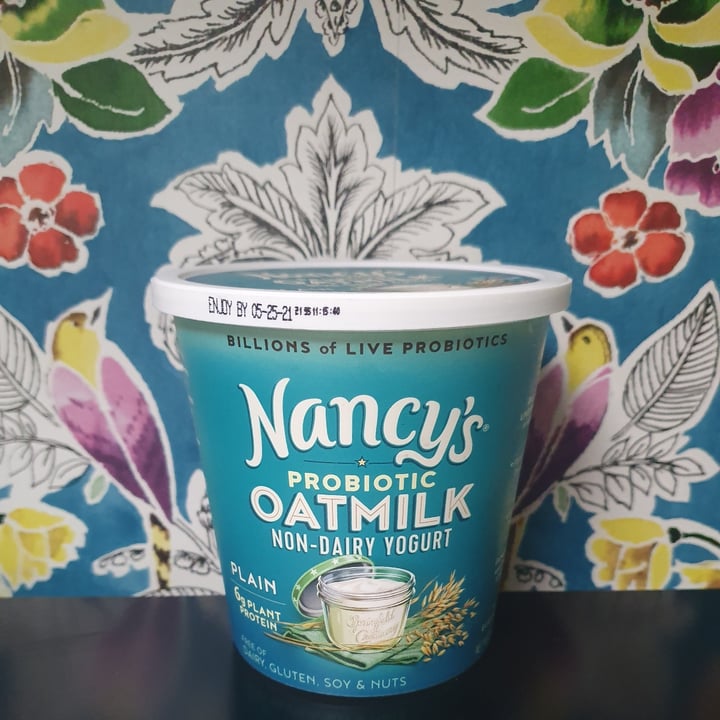 photo of Nancy's Yogurt Probiotic Oatmilk Non-Dairy Yogurt Plain shared by @paniwilson on  30 May 2021 - review