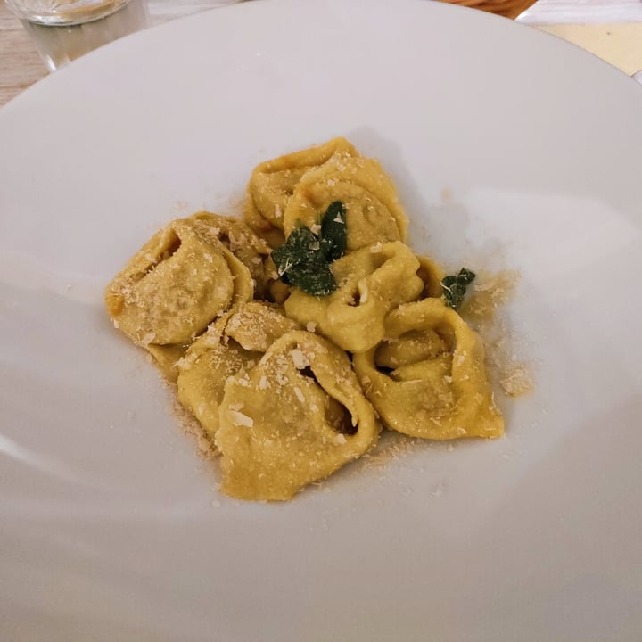 photo of Cinque Sapori Cucina e Bottega Tortelloni Di Zucca Burro Veg E Salvia shared by @irene80 on  26 Dec 2022 - review