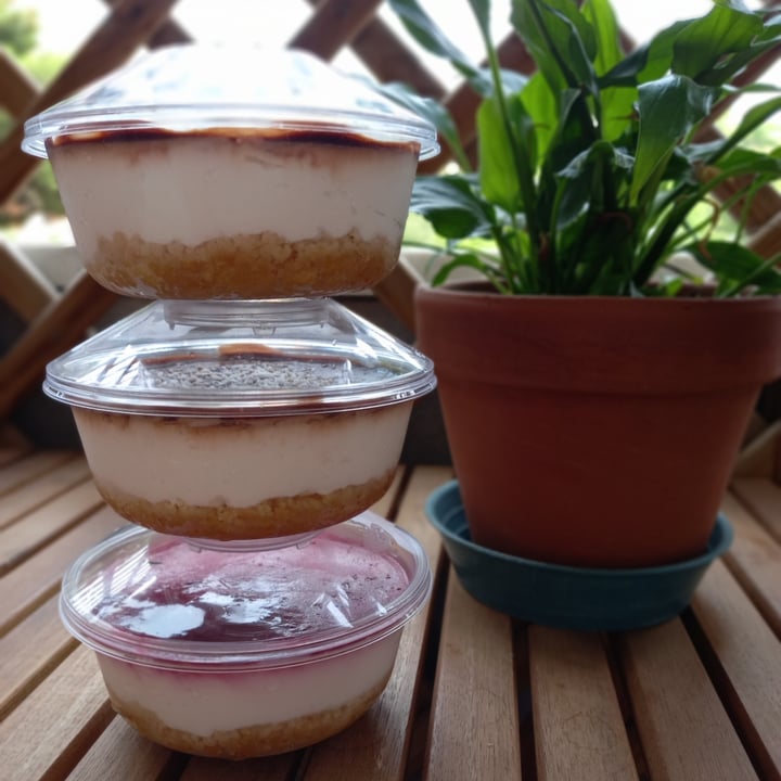 review photo of VegDelizie Gastronomia Vegana Cheesecake Al Cioccolato shared by @ollivia on 03 Jul 2022 - review