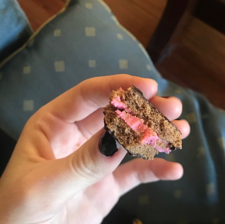 review photo of Un Rincón Vegano Alfajor de Frutos del Bosque shared by @julicamp_ on 09 Jul 2020 - review