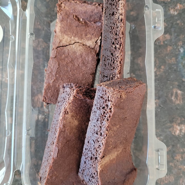 photo of Whole Foods bakery Chocolate brownies shared by @yourfriendjen on  14 Mar 2022 - review