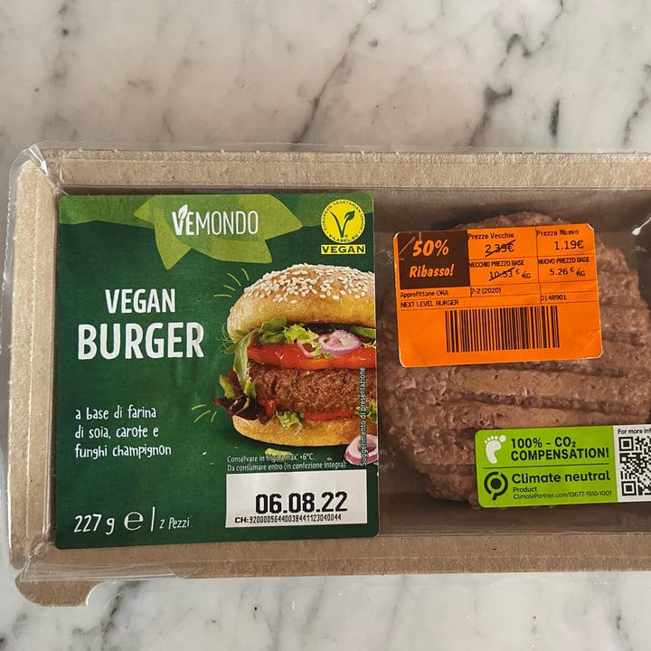 photo of Vemondo Vegan Burger shared by @catorcio on  05 Aug 2022 - review