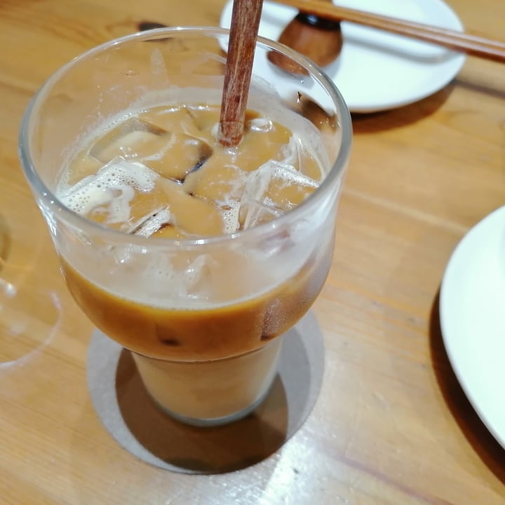 photo of Lucky Cat White Coffee With Oat Mylk shared by @huilin on  08 Jan 2022 - review