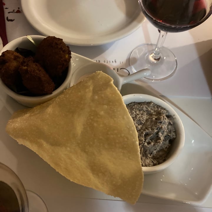 Bistrò Popolare Brescia, Italy Falafel e hummus Review abillion