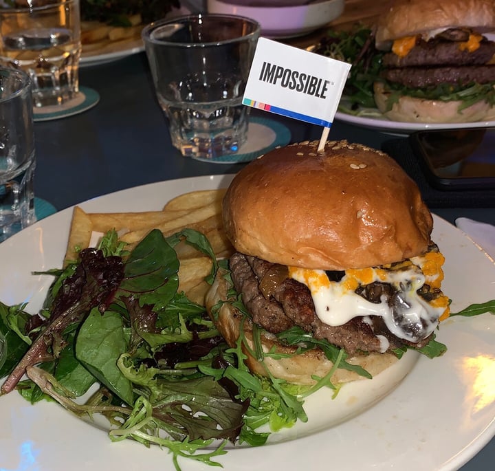 photo of Privé Somerset Impossible™ Burger shared by @reinfel on  01 Jun 2019 - review