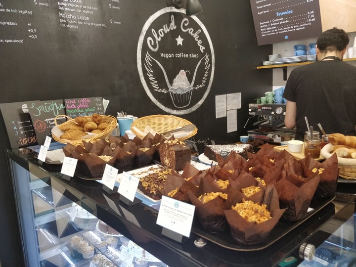 review photo of Cloud Cakes Croissant & PB Chocolate Muffin shared by @gyanhan on 21 May 2018 - review