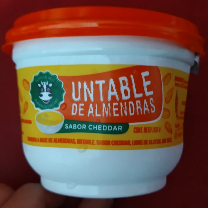 photo of Felices Las Vacas Untable de Almendras Sabor Cheddar shared by @jorgelinavegana on  22 Feb 2021 - review