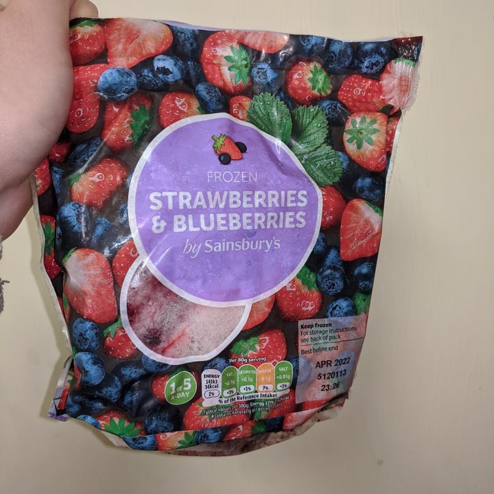 photo of Sainsbury's Frozen strawberries and blueberries shared by @miralubin7 on  30 Jun 2020 - review