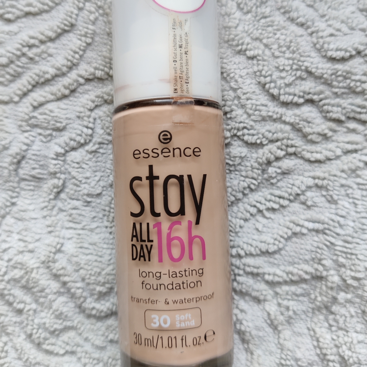 Essence Cosmetics Stay All Day 16h Long Lasting Foundation Review | abillion