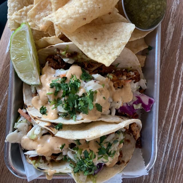 菜肴“Chik’n Tacos”的照片