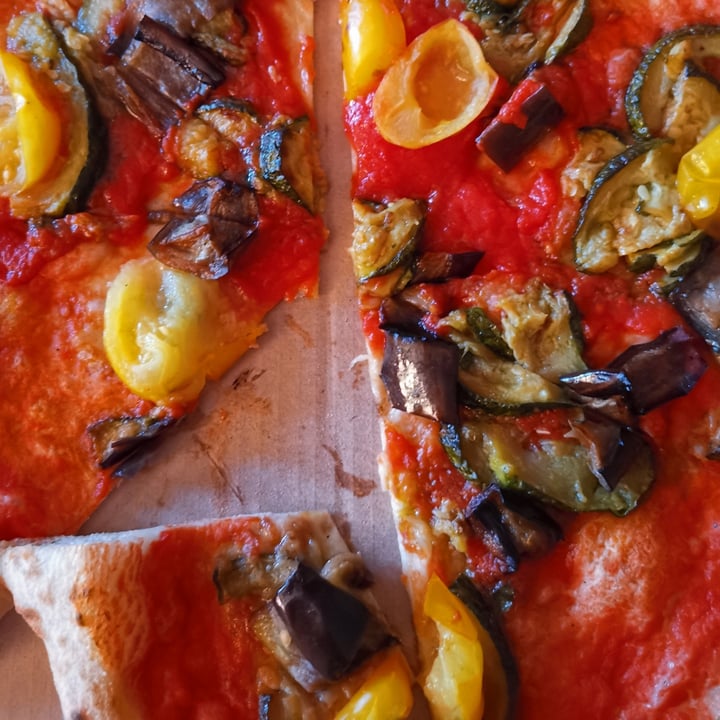 photo of That's Amore La Pizzeria Pizza vegetariana shared by @chiarabrambs on  24 Apr 2022 - review