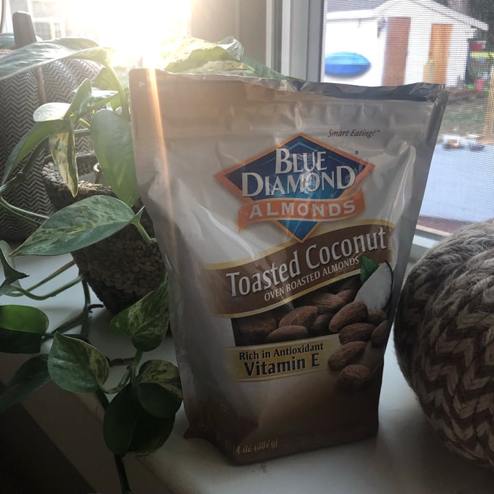 photo of Blue Diamond Blue Diamond Almonds Toasted Coconut shared by @garen7 on  26 Sep 2021 - review