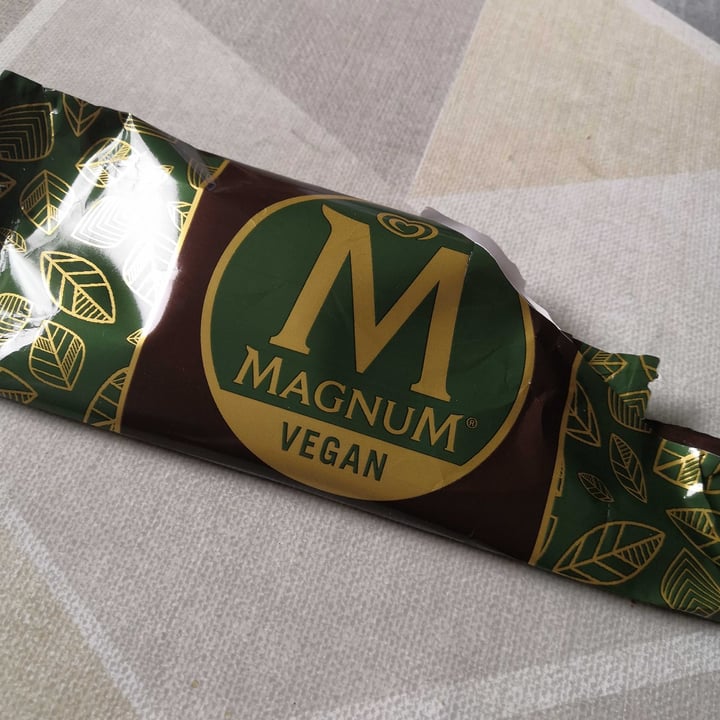 photo of Magnum Dairy Free Classic shared by @veganlifee on  29 Jun 2020 - review