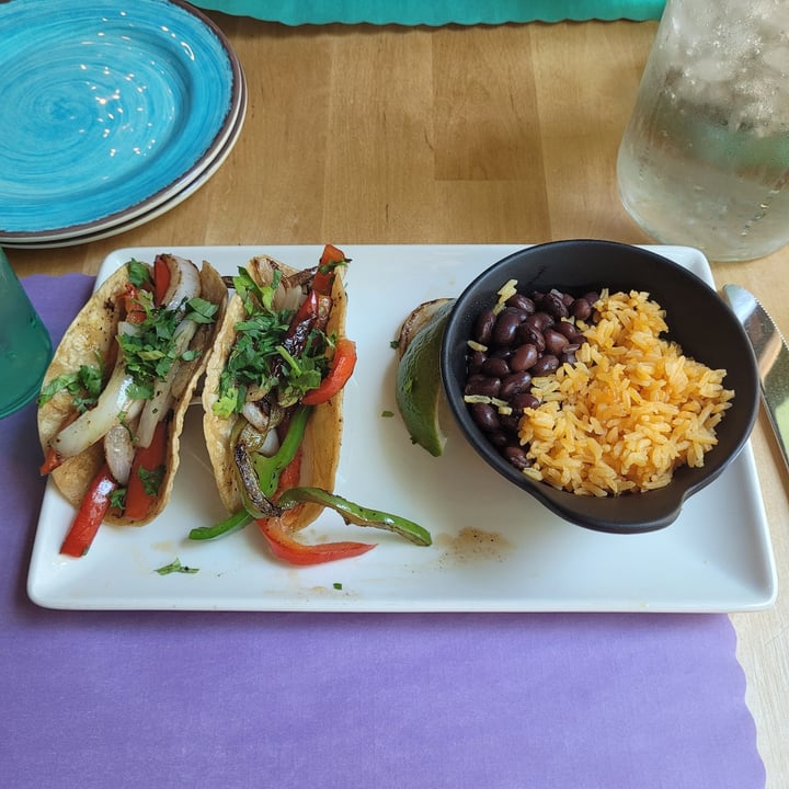 photo of Boca Loca Cantina River North Taco Platter shared by @yourfriendjen on  09 Jul 2022 - review