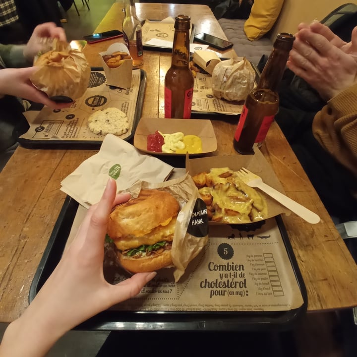 photo of Hank Burger Le Capitaine Hank shared by @kuraudia on  04 Mar 2022 - review
