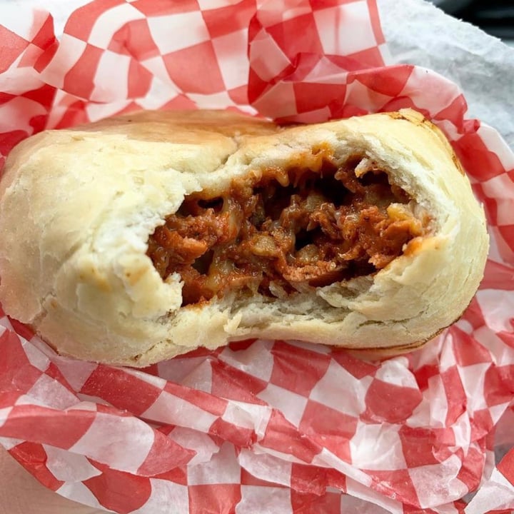 photo of The Hearty Hooligan Meat Lovers Pizza Pocket shared by @mandaroni34 on  08 Jun 2021 - review