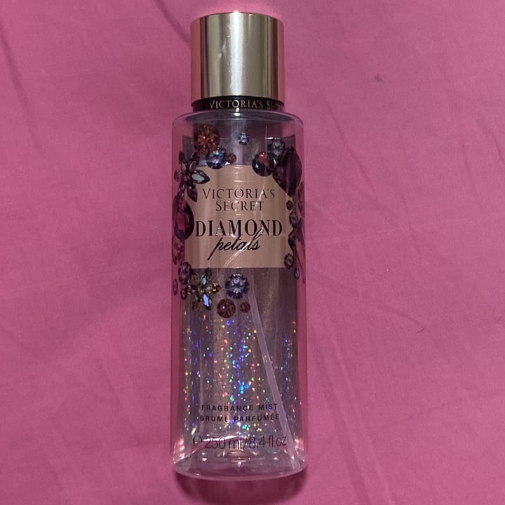 photo of Victorias secret Body fragrance parfumee shared by @personavalente on  10 May 2022 - review