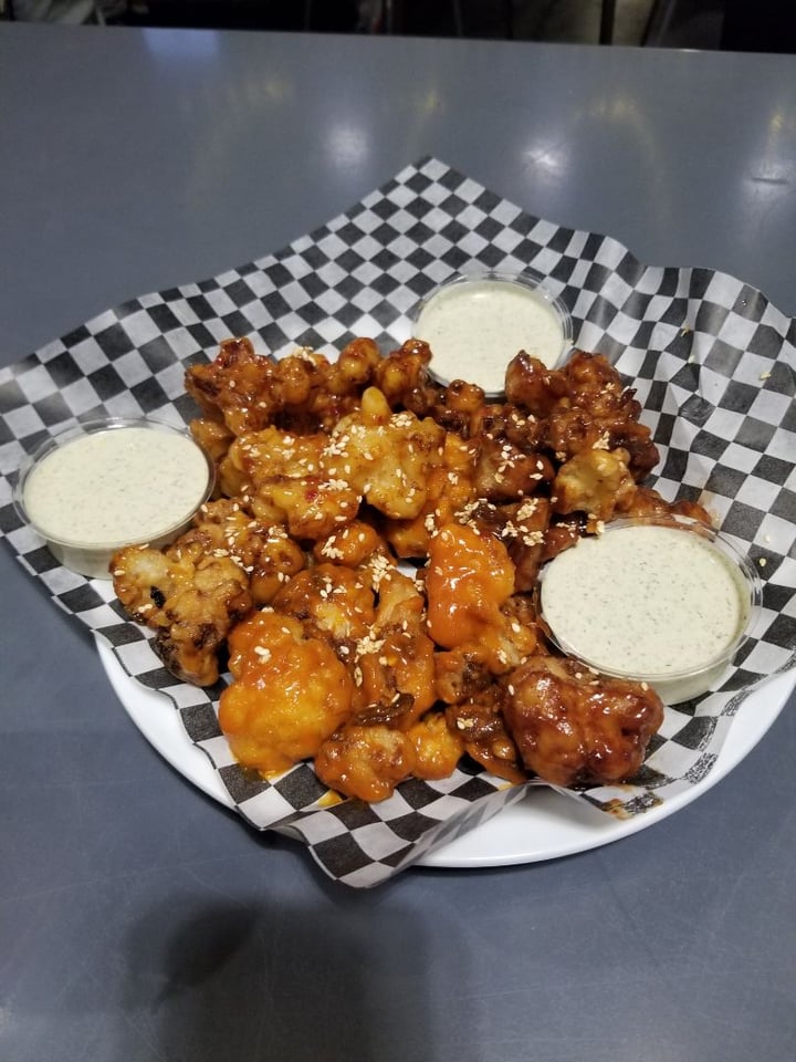 photo of The Very Good Butchers Cauliflower Wings shared by @vegandyeries on  30 Jul 2018 - review