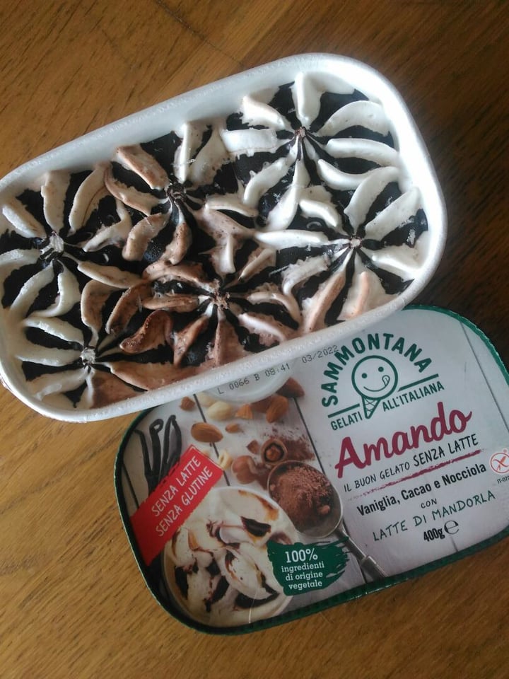 review photo of Sammontana Biscotto Amando con Frutti di Bosco shared by @riccardoanimale on 26 Apr 2020 - review